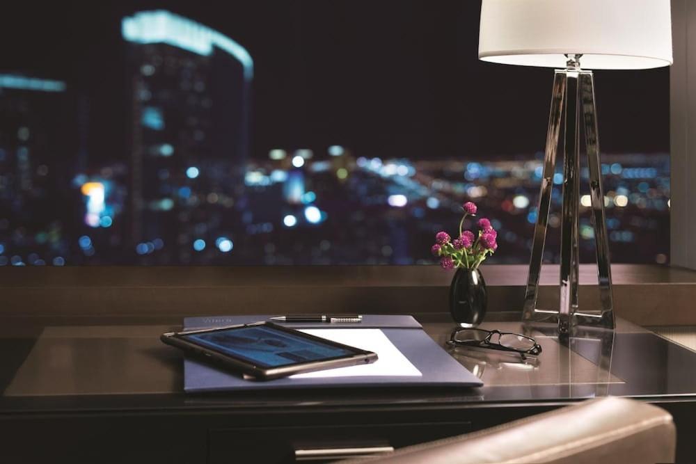 Vdara Hotel & Spa At Aria Las Vegas By Suiteness Exterior photo